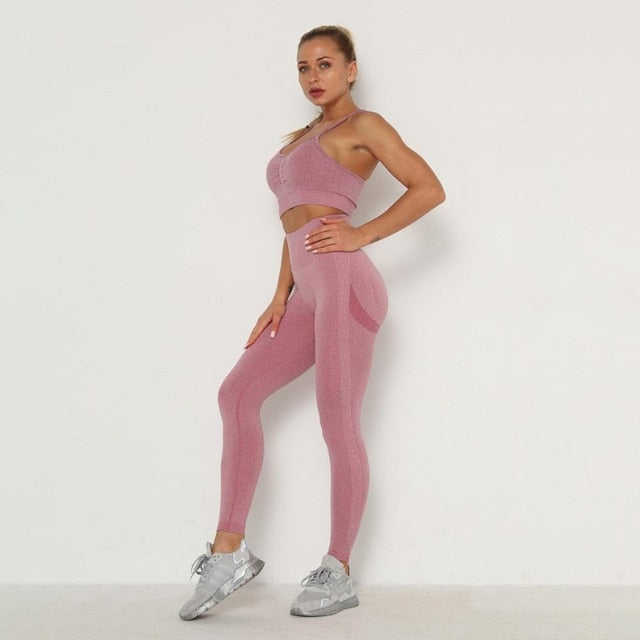 Woman 2 piece exercise set